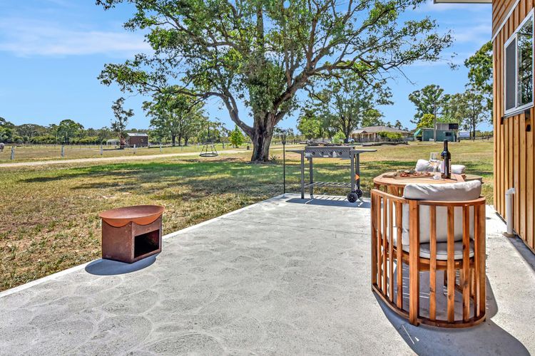 Odyssean Farmstay Cabin – Romantic Getaway, Roche Concert Bus Route & Nearby Wineries