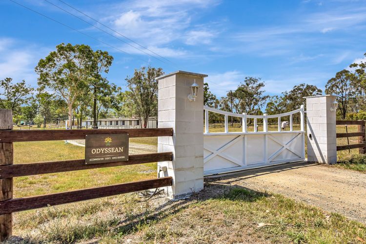 Odyssean Farmstay Cabin – Romantic Getaway, Roche Concert Bus Route & Nearby Wineries