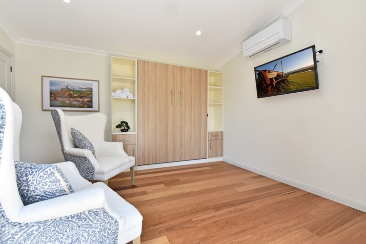 Odyssean Farmstay Cabin – Romantic Getaway, Roche Concert Bus Route & Nearby Wineries