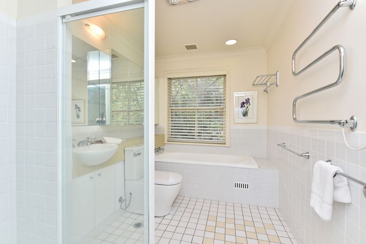 Villa 3br Zinfandel Villa Resort Condo located within Cypress Lakes Resort (nothing is more central)