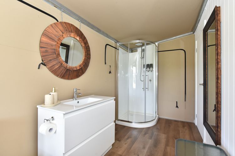 Shiraz – Pokolbin Glamping blend of adventure and luxury for 2