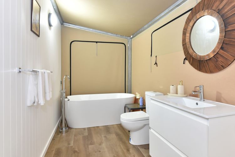 Shiraz – Pokolbin Glamping blend of adventure and luxury for 2