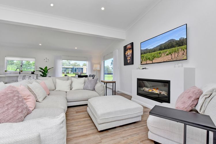 Magpie Three- Two for Joy Estate. 2.5 Bathrooms sleeping 6