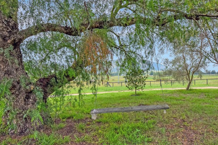 Mahony Estate Vineyard View – Sleeping 2 Guests in Broke