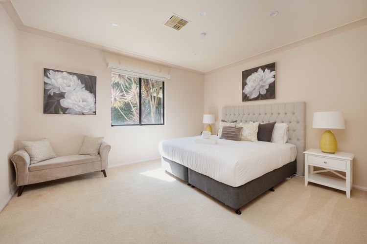 Bedroom 4 - Queen Bed