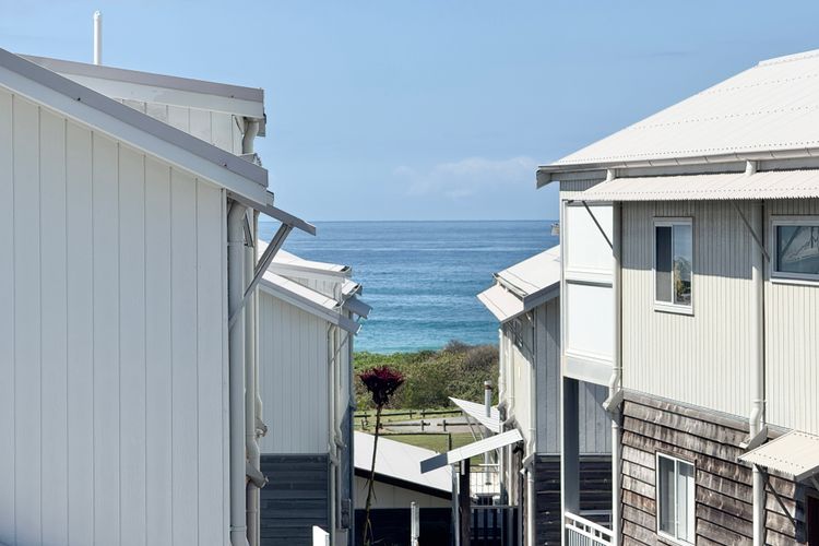 Villa Oceania at Caves Beach Villas