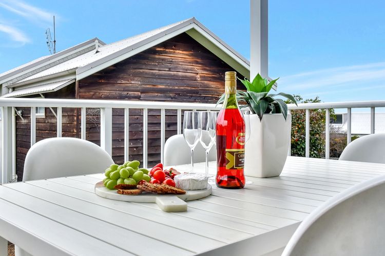 Azure Tides at Caves Beach Villas