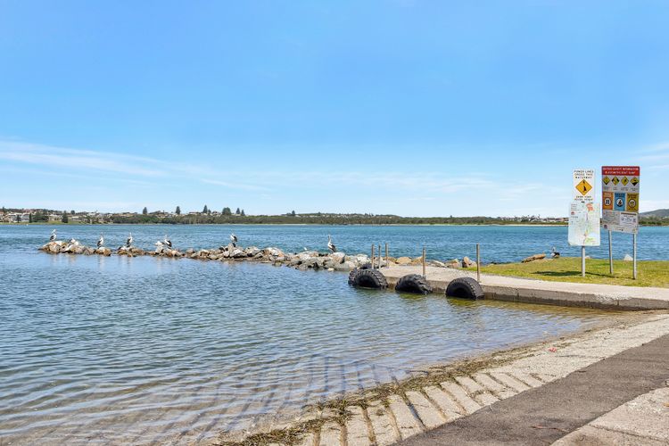 Azure Tides at Caves Beach Villas