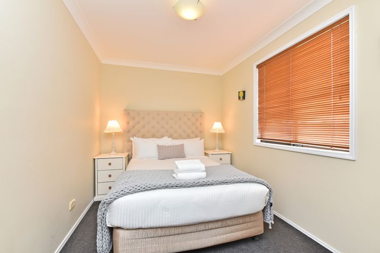 Silver Springs 4br Cottage, with Wifi, Views, Olives and Space