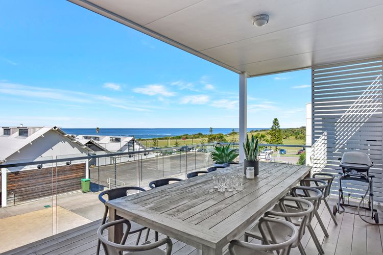 Bombora Beach House at Caves Beach Villas