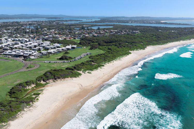 Bombora Beach House at Caves Beach
