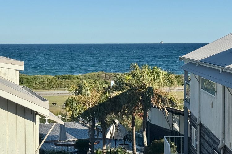 Oceanside Oasis at Caves Beach Villas