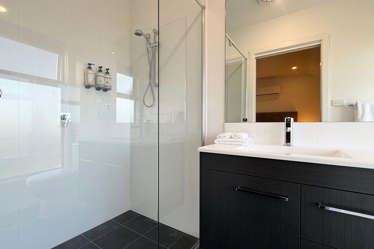 Oceanside Oasis at Caves Beach Villas