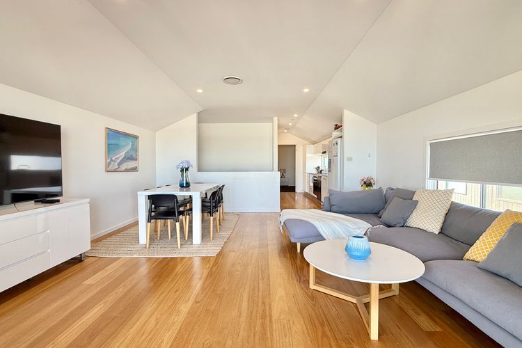 Oceanside Oasis at Caves Beach Villas