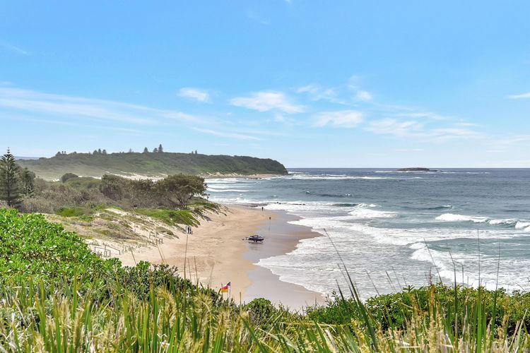 Coastal Breeze at Caves Beach Villas