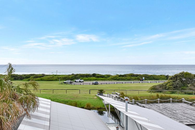 Whale Tales at Caves Beach Villas