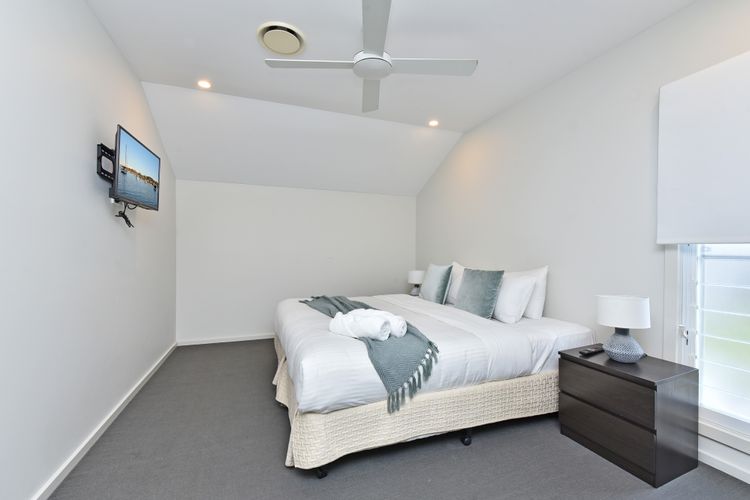 Whale Tales at Caves Beach Villas