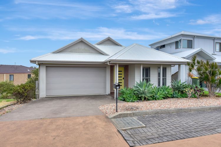 Finns at Caves Beach Resort