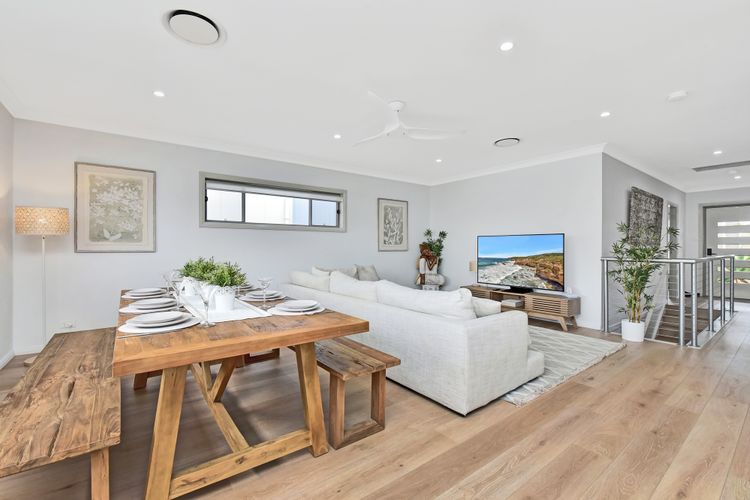 Finns at Caves Beach Resort