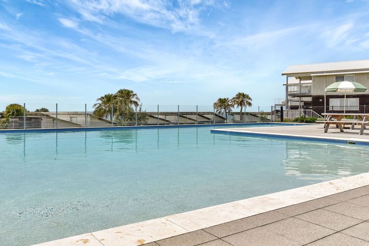 Finns at Caves Beach Resort