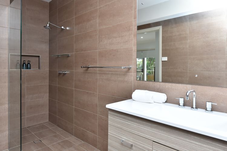 Finns at Caves Beach Resort