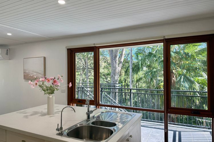 Treehouse Waterview at Caves Beach!