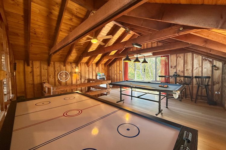 Treehouse Waterview at Caves Beach!