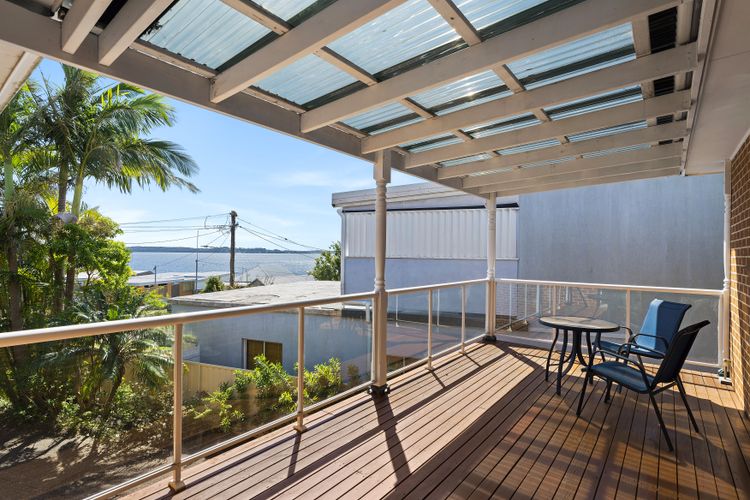 Sunshine Waterfront Lakehouse