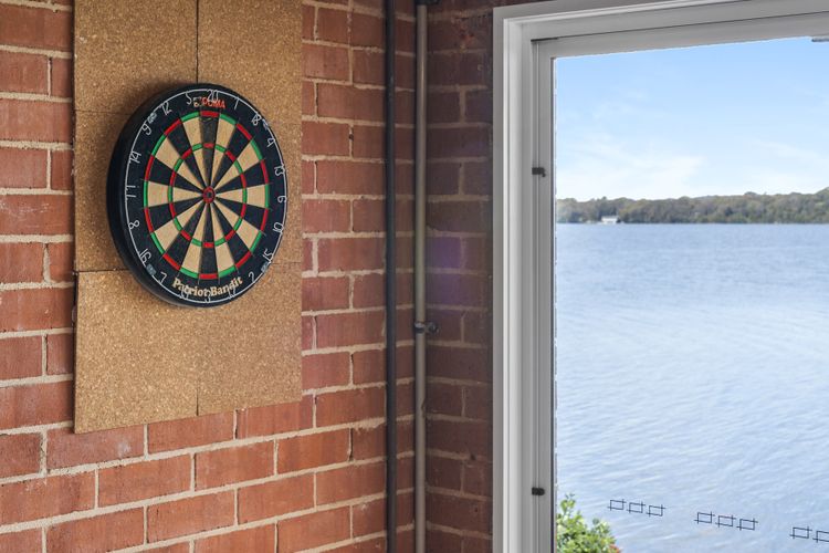 Sunshine Waterfront Lakehouse