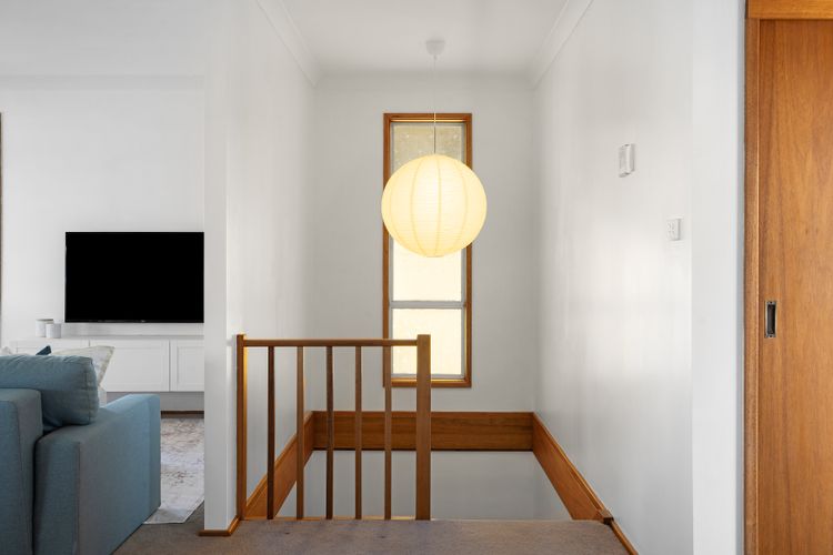 Sunshine Waterfront Lakehouse