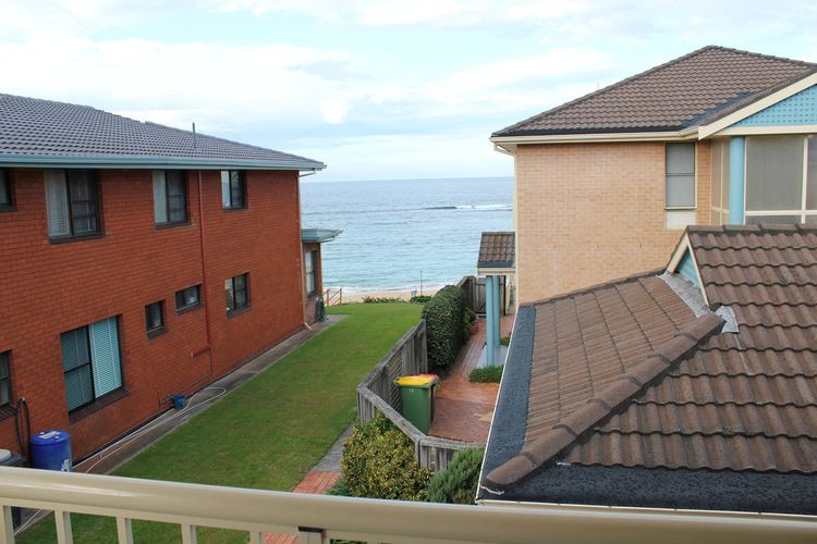 Toowoon Beach View 3br Villa 4 just steps to beach with views