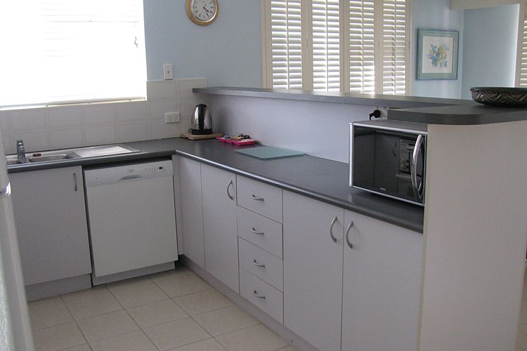 Toowoon Beach View 3br Villa 4 just steps to beach with views