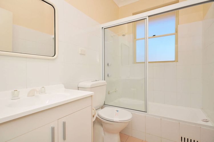 Toowoon Beach View 3br Villa 4 just steps to beach with views