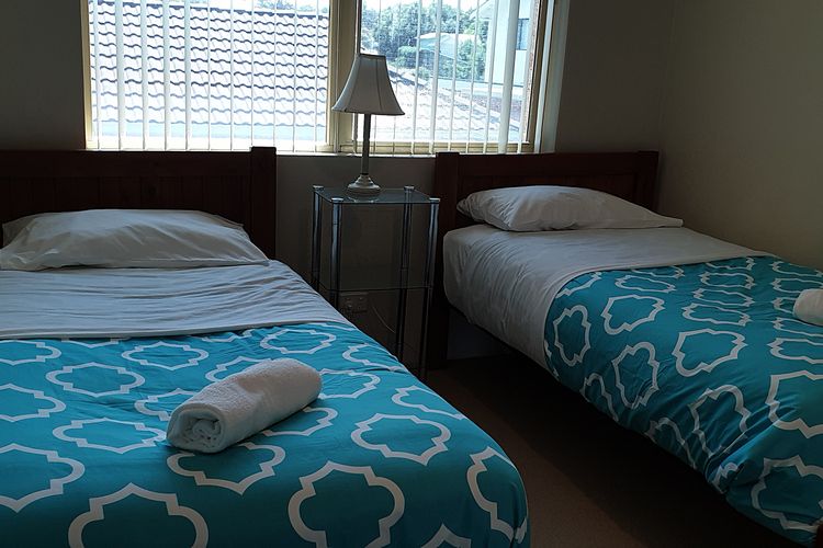 Toowoon Beach View 3br Villa 4 just steps to beach with views