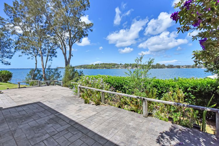 Lakehouse on Alexander