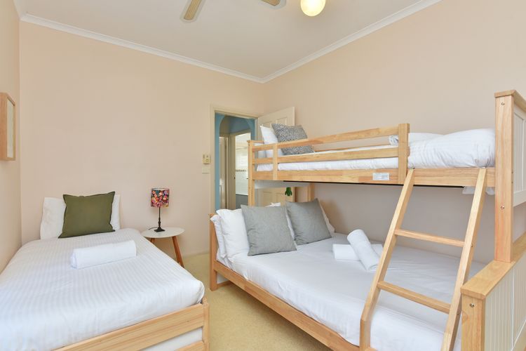 Lakehouse on Alexander