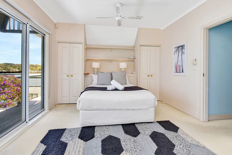 Lakehouse on Alexander