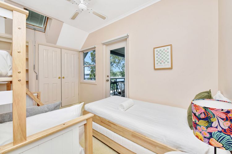 Lakehouse on Alexander