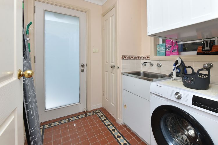 Lakehouse on Alexander