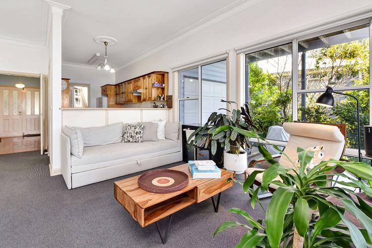 Lakehouse on Alexander