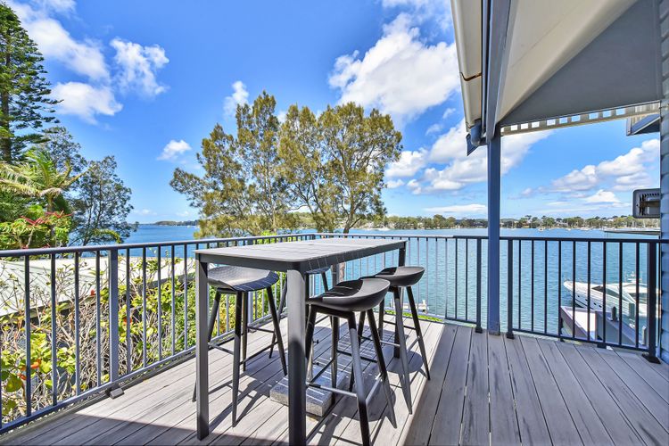 Lakehouse on Alexander