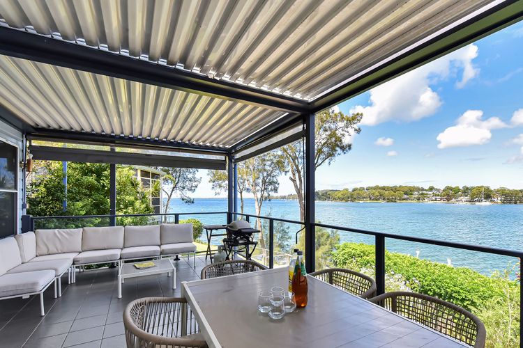 Lakehouse on Alexander