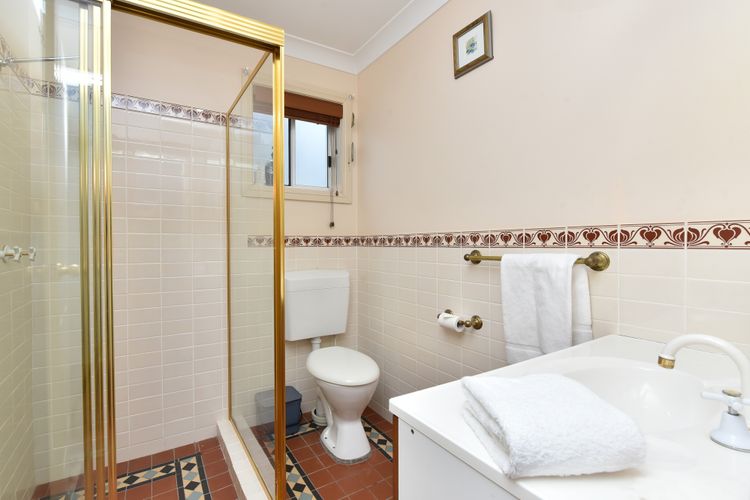 Lakehouse on Alexander