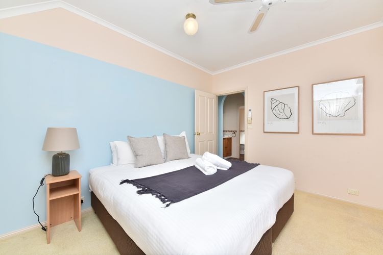 Lakehouse on Alexander