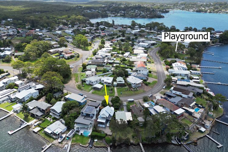 Lakehouse on Alexander