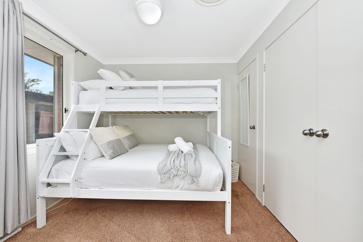 ChrisTony 3 Bdrm Waterfrnt Cottage