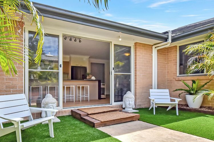 ChrisTony 3 Bdrm Waterfrnt Cottage