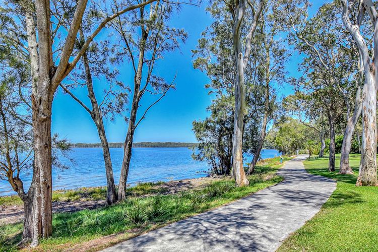 ChrisTony 3 Bdrm Waterfrnt Cottage