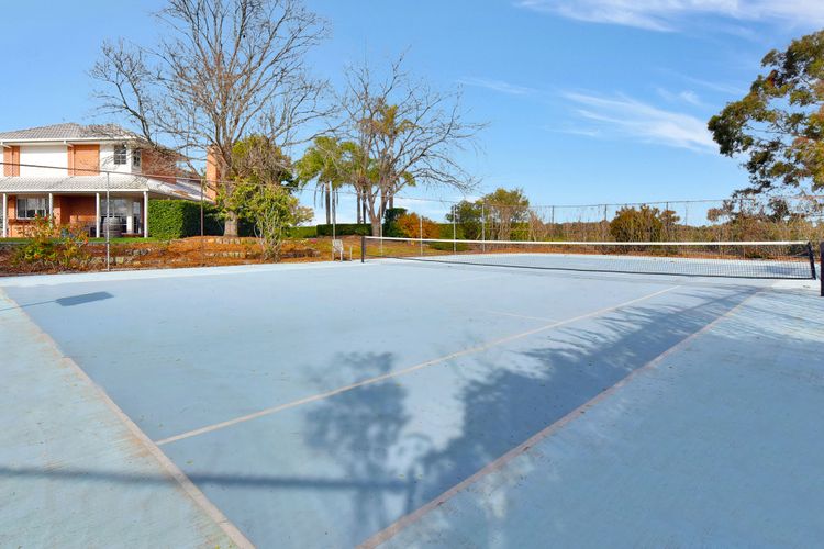 Beggars Bridge Vineyard Homestead w/ pool + wifi + tennis + vineyard