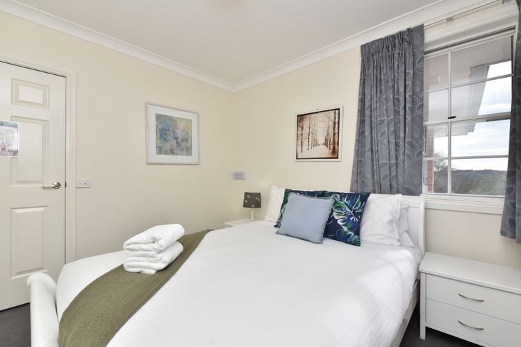 Beggars Bridge Vineyard Homestead w/ pool + wifi + tennis + vineyard